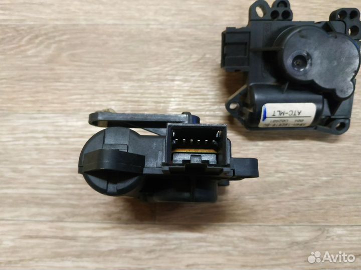 Моторчик заслонок отопителя Jaguar S-Type