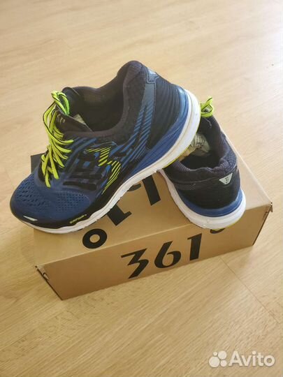 Кроссовки новые