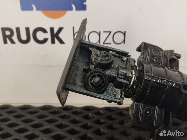 1883638 Форсунка омывателя фар правая