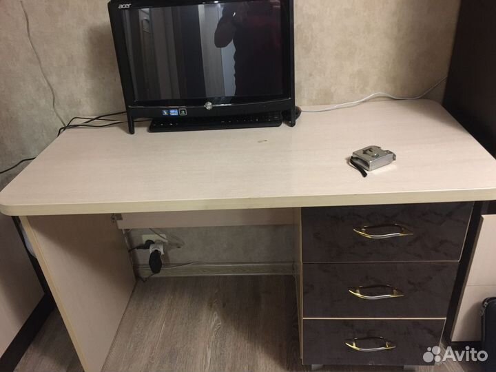 Компьютерный стол