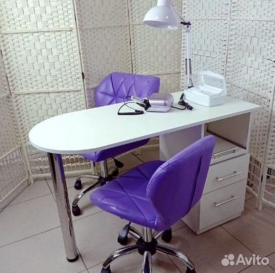 Маникюрный стол складной