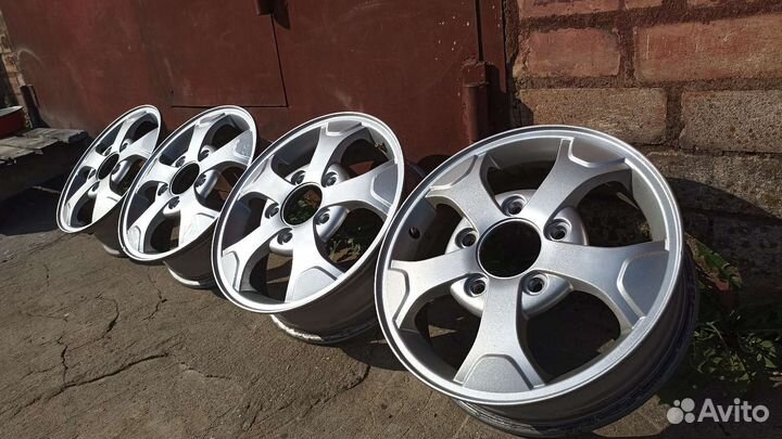 Литые диски r16 на Ниву
