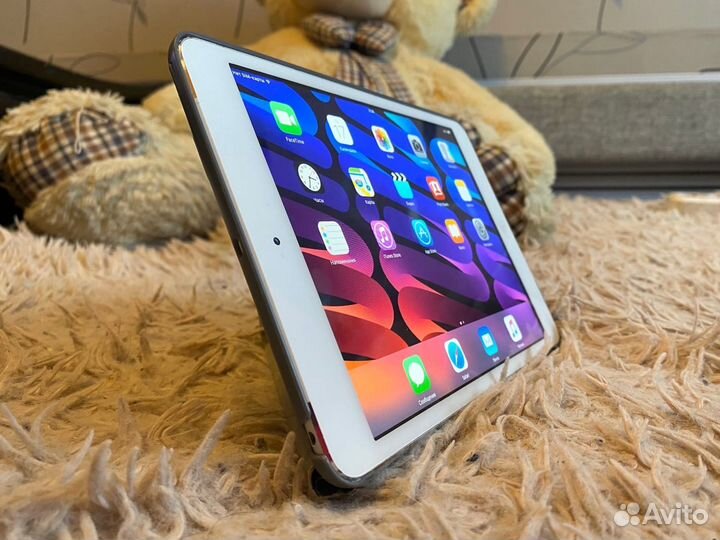 Планшет iPad mini 32 гб sim + чехол (состояние 5+)