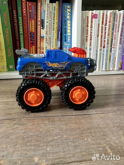 Машинка Hot Wheels Monster Trucks (хот вилз)