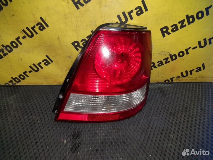 Фонарь задний правый дефект Киа Соренто 1
