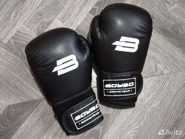 Боксерские перчатки