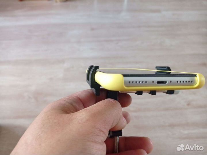 Держатель телефона на руль велосипеда. Черный