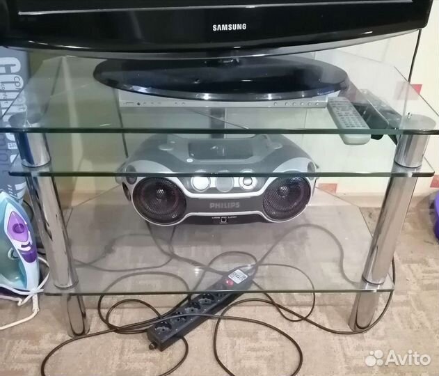 Стеклянная тумба под тв