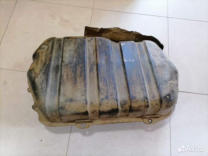 Бензобак Mitsubishi Lancer 8 1996-2003