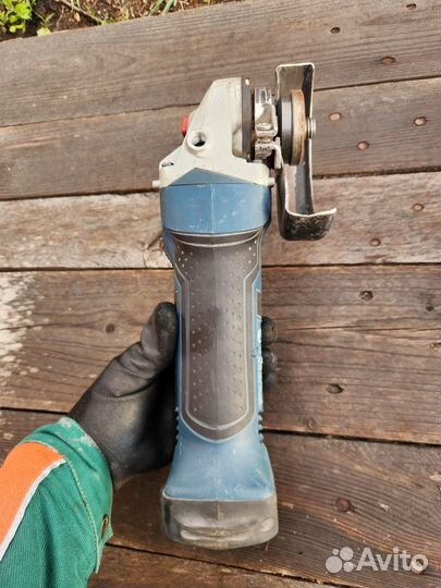 Аккумуляторная болгарка Bosch GWS 18V-LI