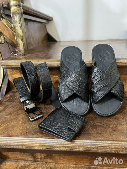 Комплект из крокодила