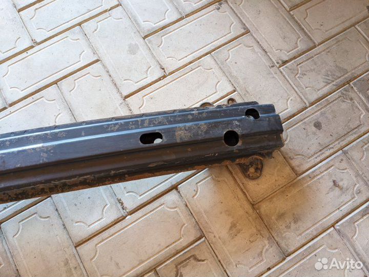 Усилитель переднего бампера Hyundai Getz G4EA 2005