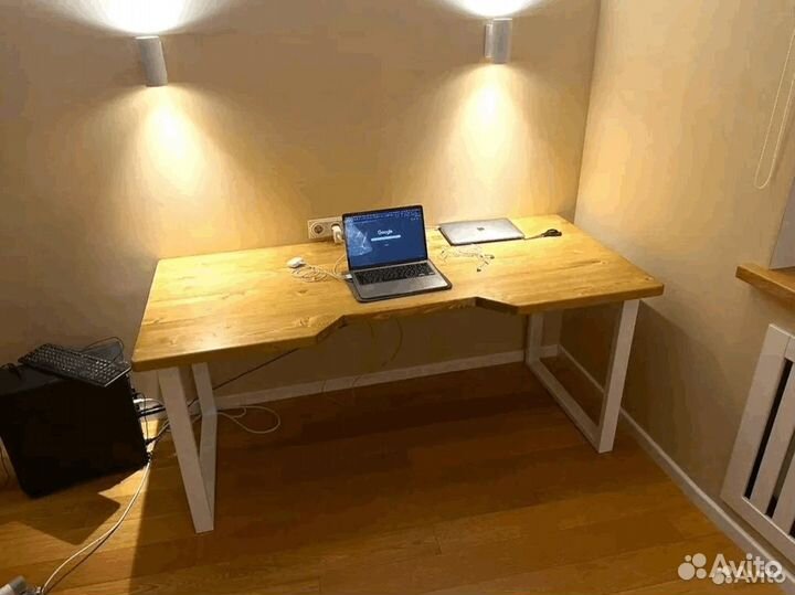 Большой компьютерный стол