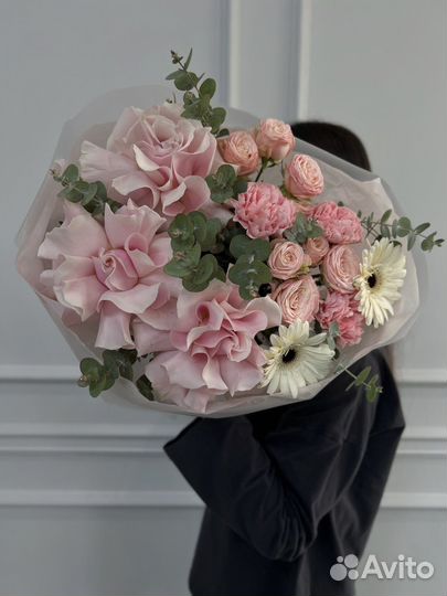 Букет вывернутых роз