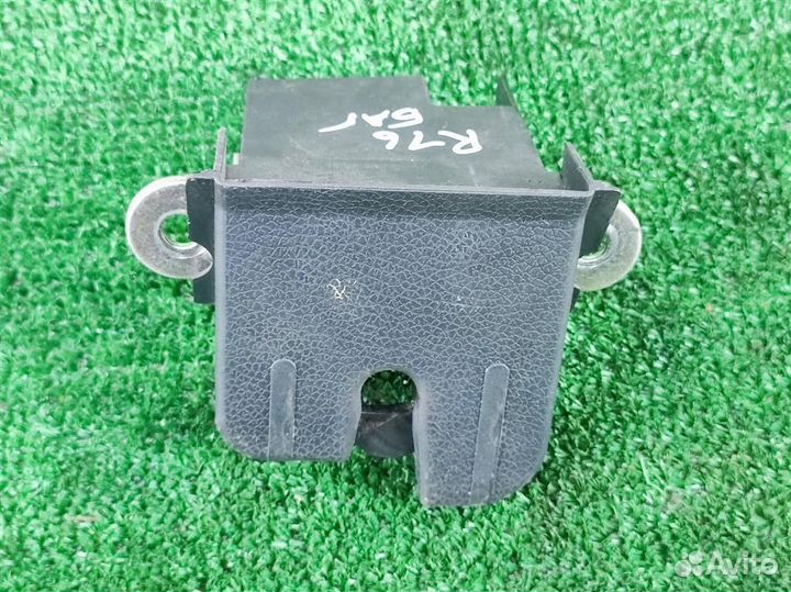 Замок крышки багажника volkswagen Golf Plus 2006