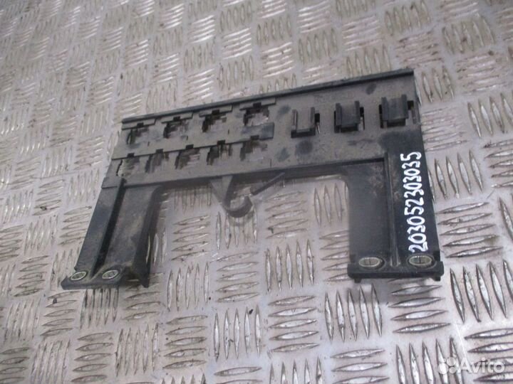 Кронштейн Iveco 5801602357