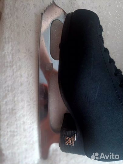 Фигурные коньки risport 220