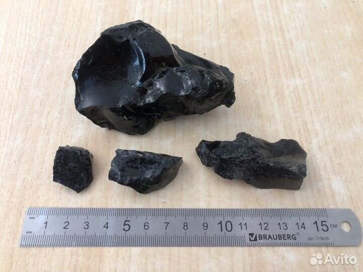 Обсидиан необработанный черный