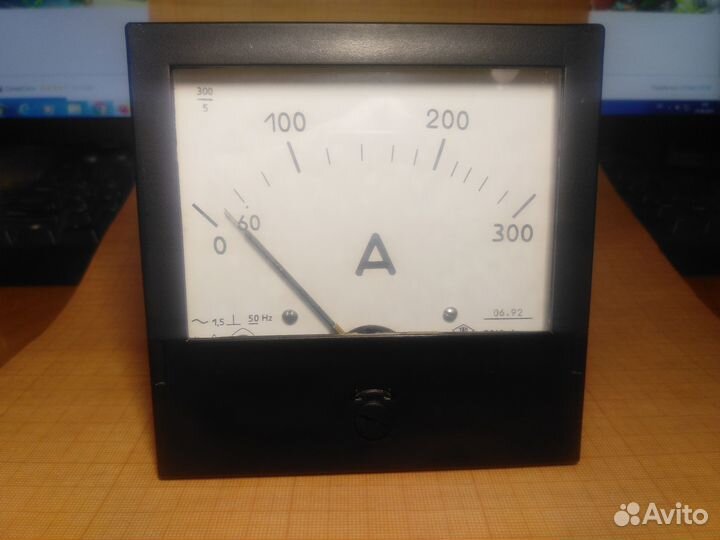 Амперметр 300А Э365-1