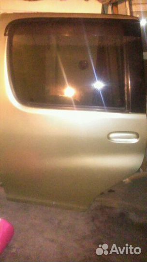Дверь Toyota funcargo