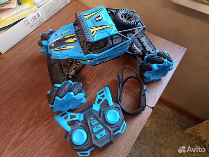 Машина на радиоуправлении 27 см