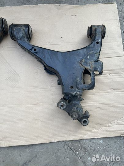 Рычаг передний нижний Lexus LX570