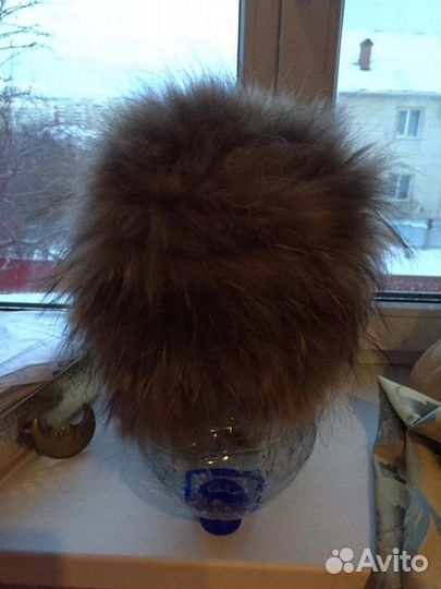 Женские меховые шапки