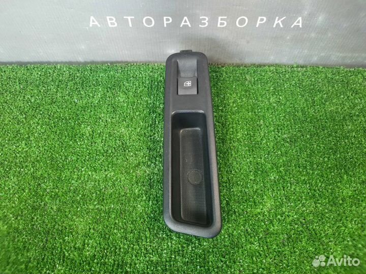 Кнопка стеклоподъемника задняя правая LADA X-Ray