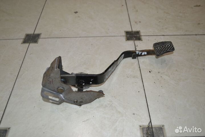 Педаль сцепления Mitsubishi Lancer 9
