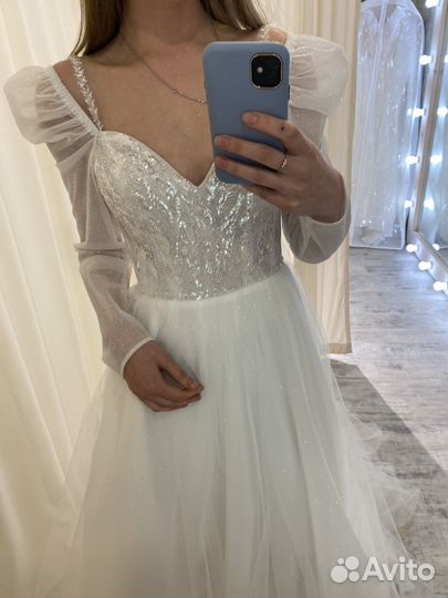 Свадебное платье со шлейфом