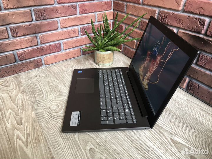 Стильный ноутбук lenovo Full Hd/8Gb/SSD220GB