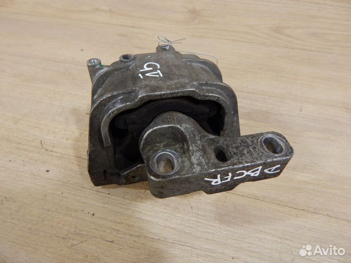 Опора двигателя правая Vw Golf 5