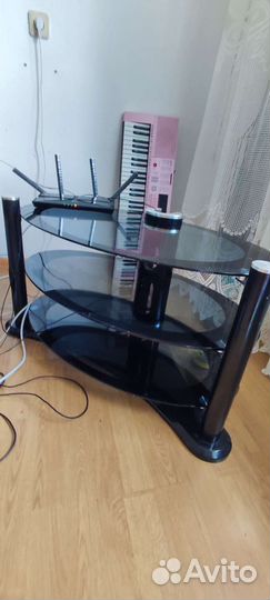 Стол под телевизор