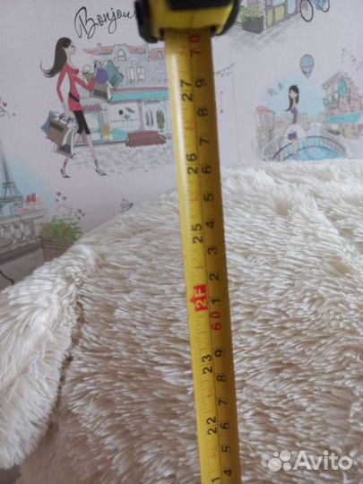 Большой плюшевый медведь