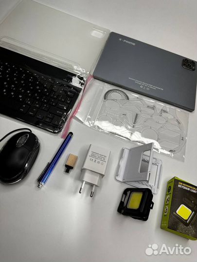 Планшет с клавиатурой и мышкой