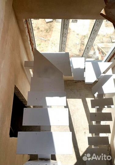 Лестницы на металлокаркасе под ключ