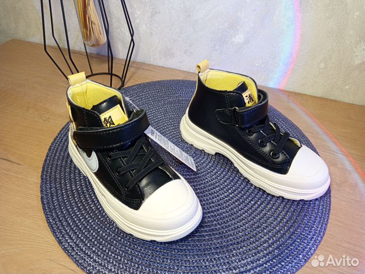 Ботинки демисезонные новые