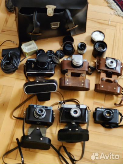 Лот фотоаппаратов и объективов