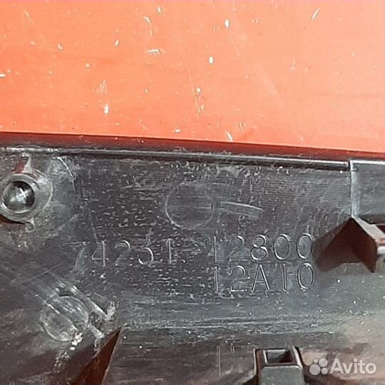 Накладка кнопки стеклоподъемника передняя правая