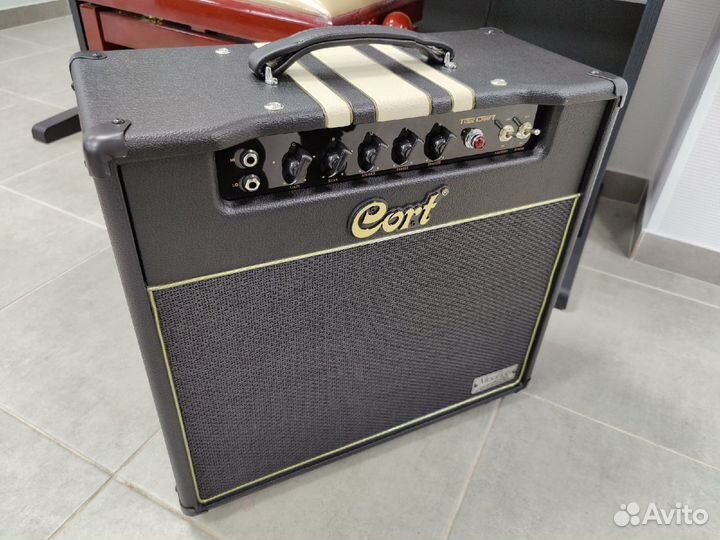 Cort CMV15-EU Комбоусилитель, ламповый, 15Вт
