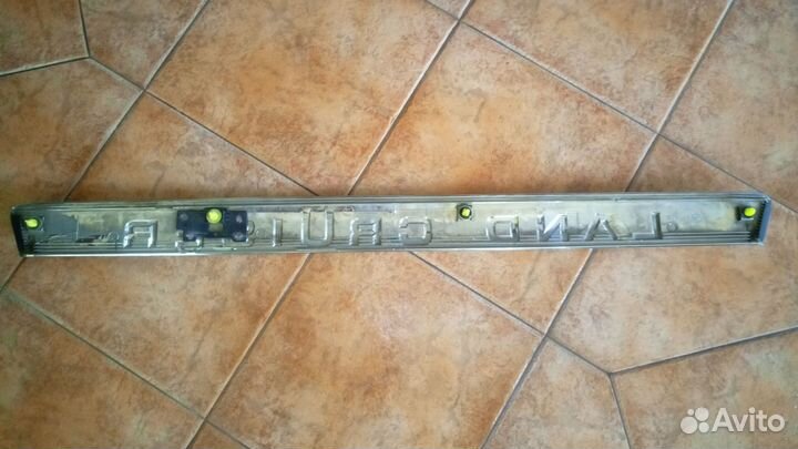 Накладка двери багажника land cruiser 200