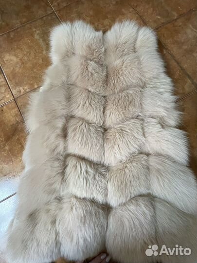 Меховая жилетка из песца