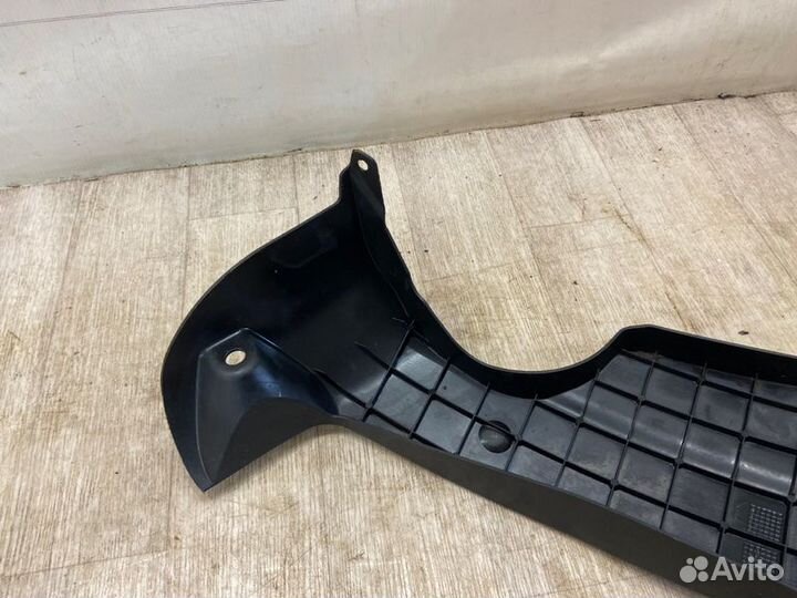 Защита бампера задняя правая Nissan Qashqai J10E