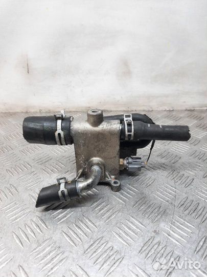 Фланец (тройник) системы охлаждения Ford Mondeo