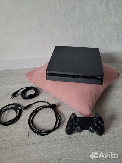 Play station 4 slim