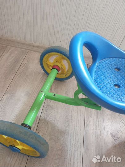 Детский трехколесный велосипед