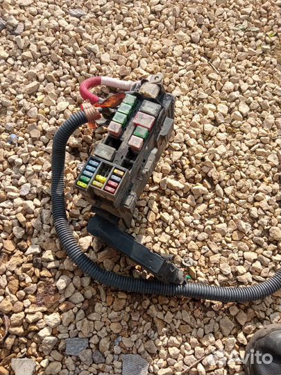 Блок предохранителей реле Nissan Primera P12