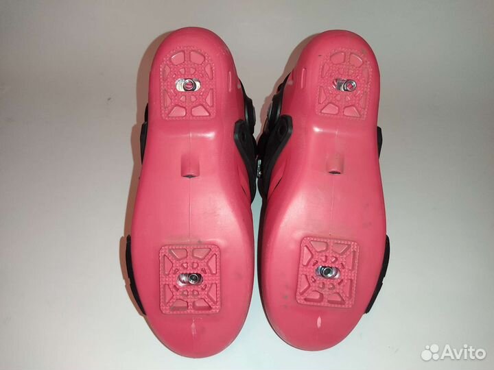 Профессиональные ботинки для роликовых коньков