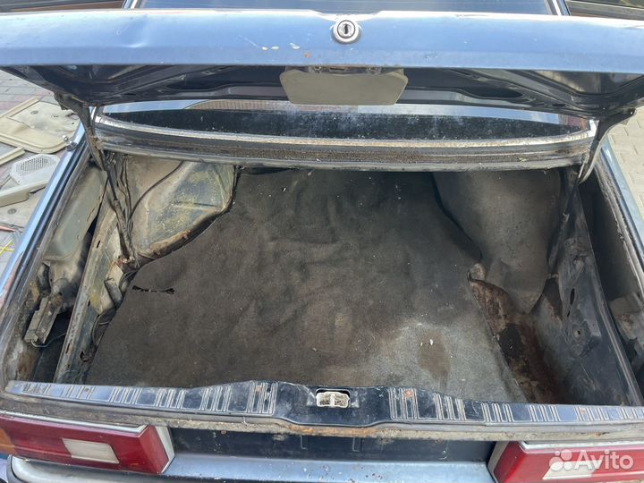 Накладка багажника bmw e23