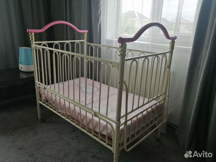 Детская кроватка